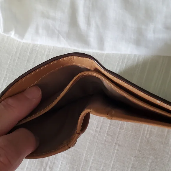 Coach Off White Leather Mini Wallet - Picture 6 of 6